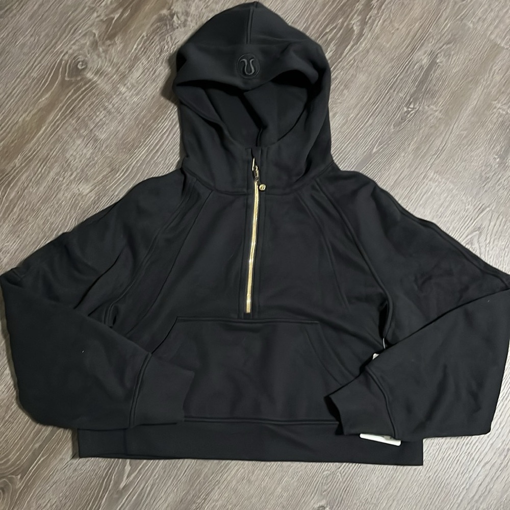 Lululemon Scuba Oversized Half-Zip Hoodie
Black / Gold Size M/L - Picture 2 of 6
